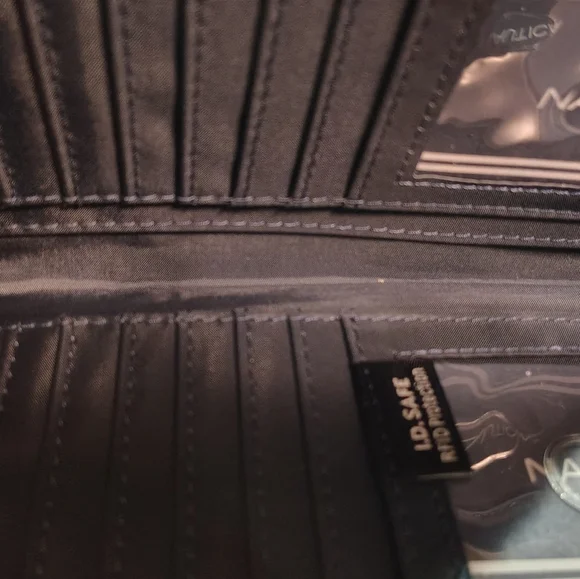 NWT Nautica Black and Red Wallet - Picture 5 of 6